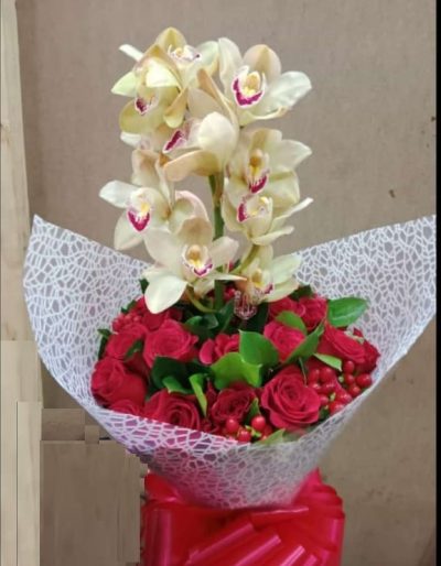 Bouquet con vara de orquidea