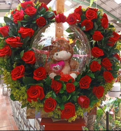 arreglo floral inmenso corazon