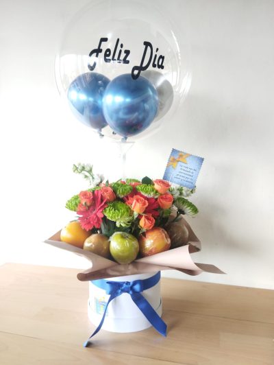 Caja con frutas y flores Caja con frutas y flores